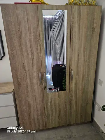 Modern 3 Door Wooden Wardrobe with Mirror