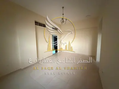 للإيجار السنوي بعجمان شقة غرفتين وصالة في الجرف 2  حمامين تكييف مركزي تشطيبات جيدة مدخل أنيق قريب شارع الشيخ عمار جاهزة للسكن الفوري