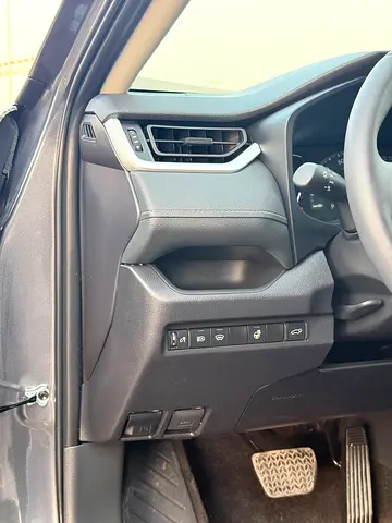 صورة 9 لـ 2025 Toyota RAV 4