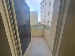 Three bedrooms | Three bathrooms | Family building | Balcony | Dirt parking