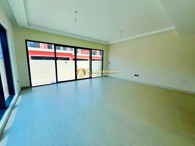 Community View | Brand New | Fitted Kitchen