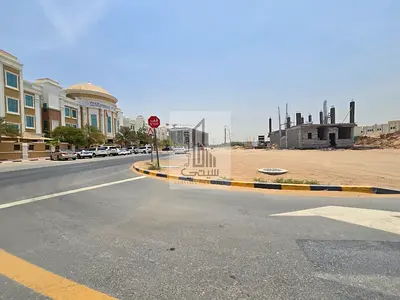 ارض بموقع استراتيجي شامل رسوم التسجيل