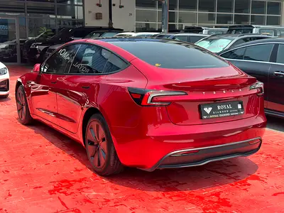 2025 Tesla MODEL 3 — фото 4