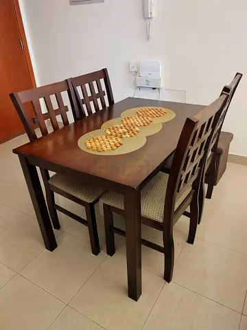 Dining table for sale