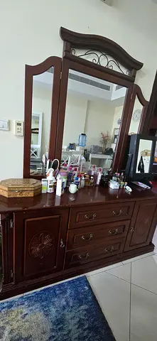 Wooden dresser with large mirror - classic design, good condition