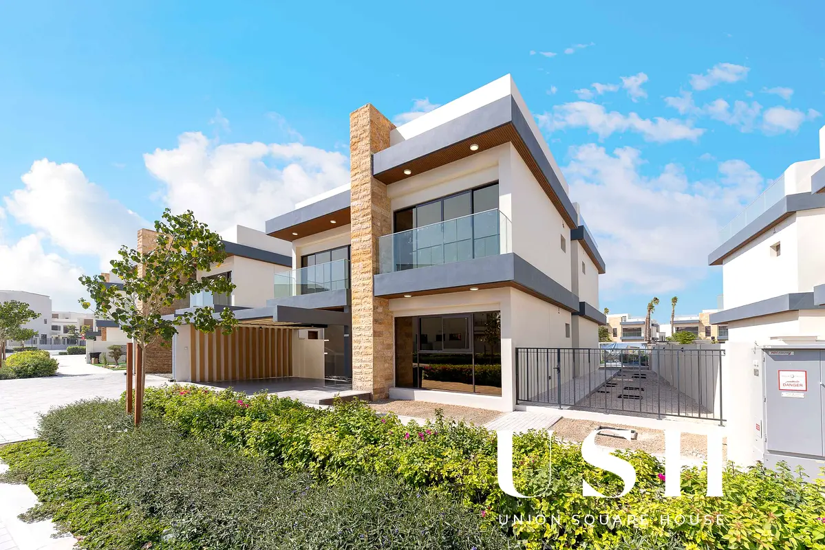 Ready | Independent villa | On the lagoon