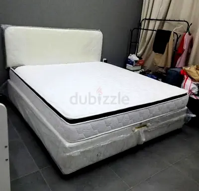 Brand new King size Amrican diwan base bed with Matrress Available