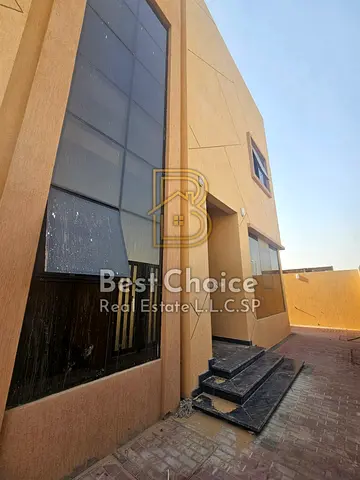 فيلا فاخره للبيع بالحوشي موقع اسثنائي بسعر مميز