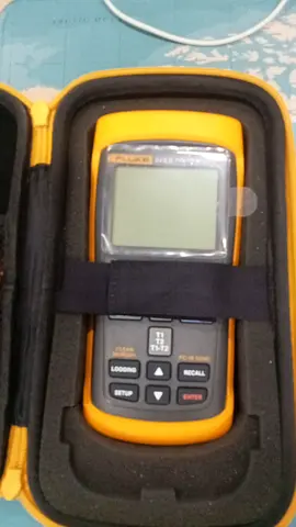 Fluke 54 II Duo Thermometer/Temperature Calibrator in Carry Case - Brand new