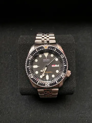 Seiko SKX007 “Discontinued Stainless Bracelet”