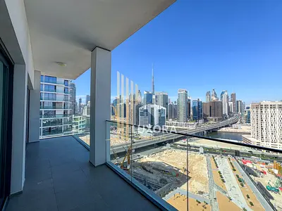 Stunning 1 BR | Burj Khalifa & Canal View | Spacious Balcony