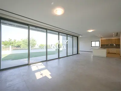 5BR + Maids | Negotiable | Vacant