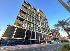 Spacious 2-Bedroom Apartment with Private Terrace & Pool Access