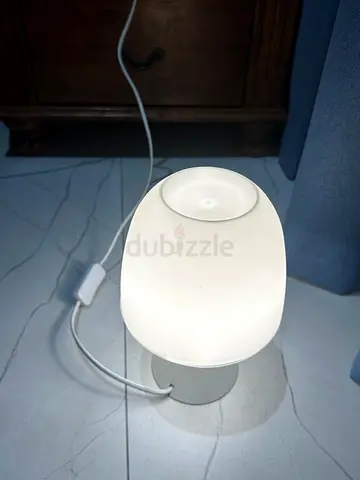Small white bedside/table lamp - working condition