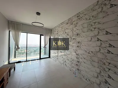 جولف فيو 3BHK | برج أمل | تراس كبير