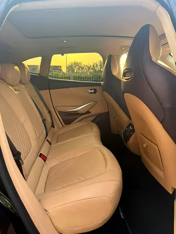 صورة مصغرة 18 لـ 2022 Aston Martin DBX