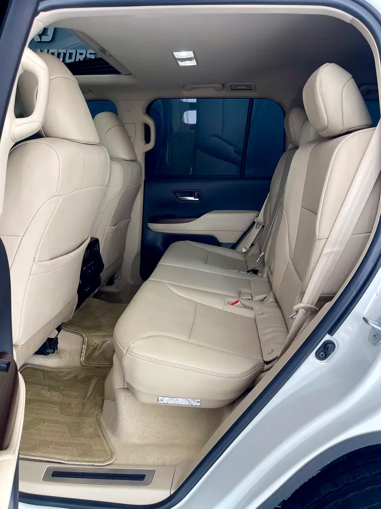Toyota Land Cruiser 2024