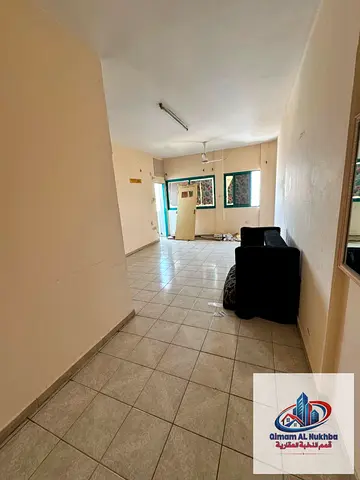 اكبر مساخه استديو في البوطينه مع بلكونه مساحه ممتازه وكبيره مطبخ مثالي ومرتب حمام كبير ونظيف موقع ممتاز كل الخدمات بجوارك