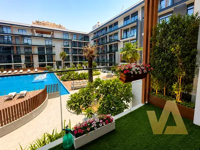 Fully furnished | Rare layout |Full pool view | Motivated landlord