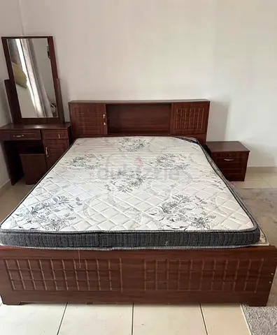 King size bed with 2 clean medical mattress
