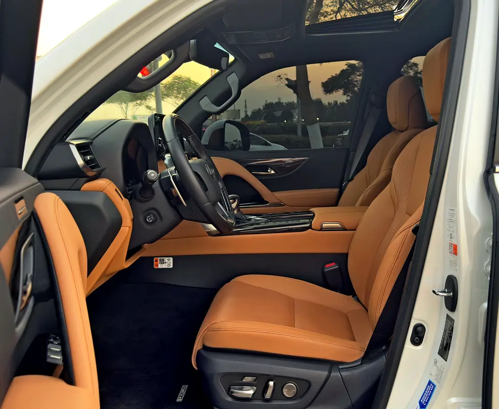 Lexus LX-Series 2025