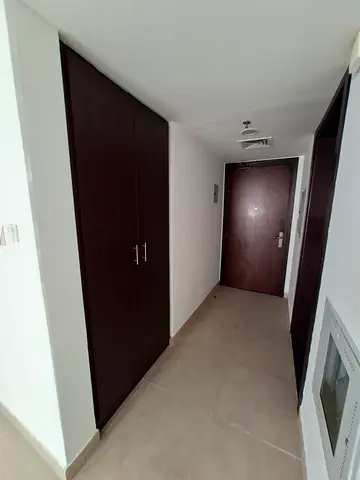Like new 1bhk with parking new muwaileh sharjah
