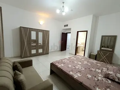 Master room available for rent