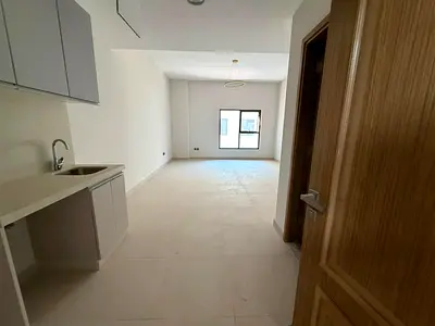 First occupant | Largest studio in the Kintia project | Open view | With gym, pool and parking