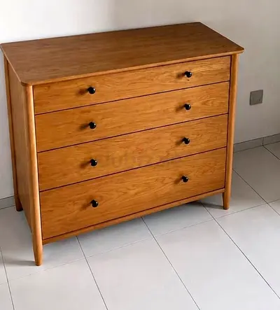Solid Wood 5-Drawer Dresser / Chest of Drawers - Natural Finish