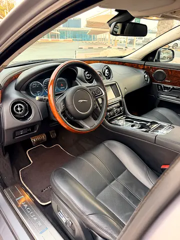 صورة 12 لـ 2015 Jaguar XJ