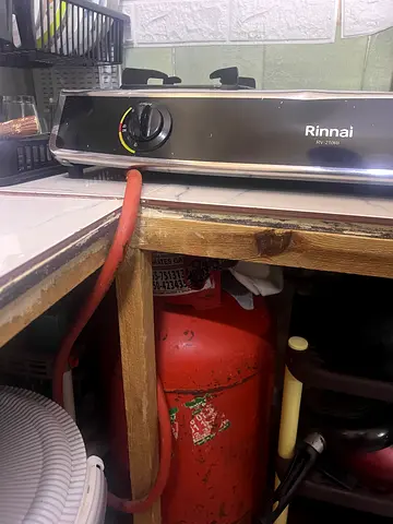 Rinnai single burner gas cooker - used, working with medium siliender
