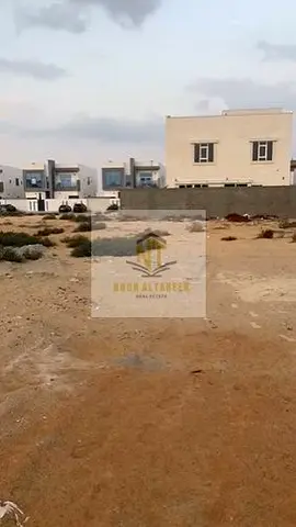 للبيع أرض سكنية مميزة في الحوشي – الشارقة