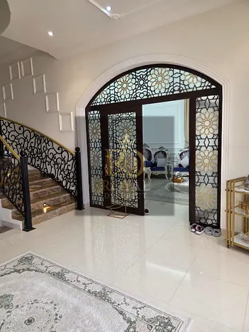 سعر لقطة | فيلا فاخرة على أرض 10,000 قدم | 5 غرف نوم | جاهزة للسكن | فيلا فاخرة للبيع في الحوشي | 10,000 قدم² | 5 غرف نوم | 4 غرف ماستر