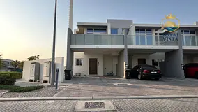 3 BEDROOMS WITHOUT MAID SINGLE ROW CORNER UNIT POOL VIEW BIG PLOT SIZE HUGE GARDEN NEAR TO ENTERENCE