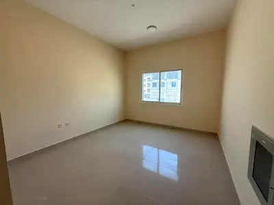 استوديو للإيجار | مساحة واسعة | مطبخ منفصل