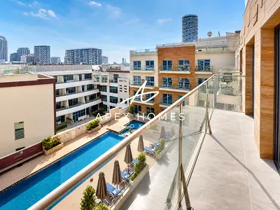 Pool View | Chiller Free | Kitchen Appliances