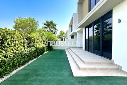 Close to Pool | Camel Track Facing | Single Row
