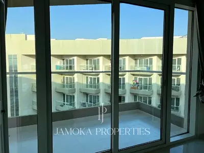 Spacious 1BR | High Floor | Vacant | Community View