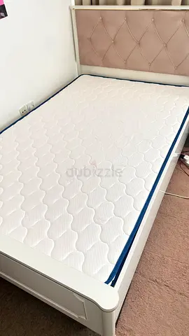 mattress in a good condition that has only been used for less than 5 months
