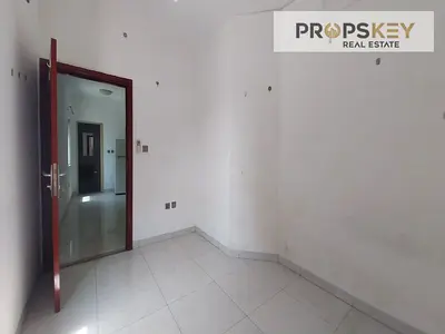 VACANT || 2 BEDROOM || PENTHOUSE || BRIGHT || COVERD PARKING