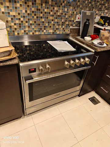 Bosch series 8 electric digital cooking range latest version 90cm