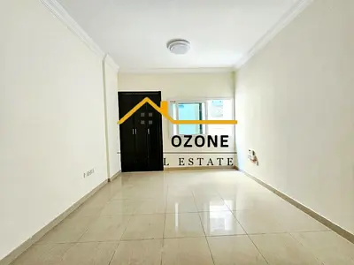 Luxuries hot spacious Studio with wardrobe American style kitchen prime location ready to move