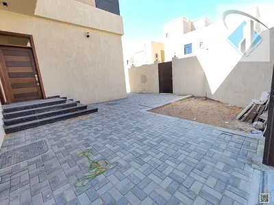 فيلا كورنر 3 غرف بحوش واسع للإيجار بسعر85,000 درهم