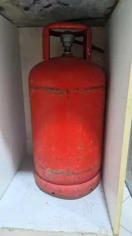 Gas Cylinder with regulator and hose for sale @AED 300
