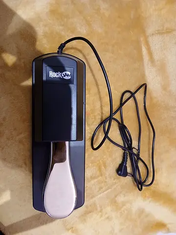 RockJam Universal Sustain Pedal for Digital Pianos Keyboards(with polarity switch)