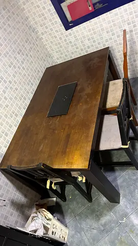 Dinning table with chairs (urgent sale)