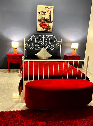 Small en-suite cozy room close to mirdif city center