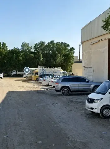للبيع سكن عمال في الصناعيه 12 بدخل 820 الف سنويا