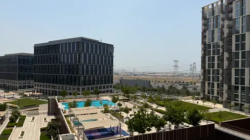 1 B/R | UNFURNISHED | POOL / COMMUNITY VIEW