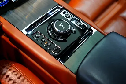 2021 ROLLS-ROYCE CULLINAN — миниатюра 13
